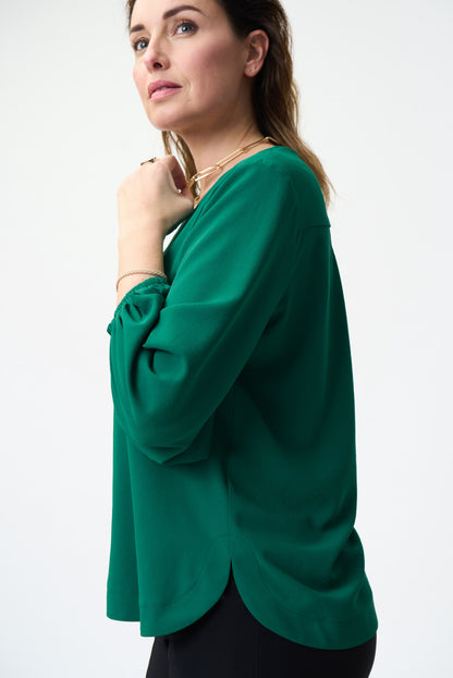 Blusa cuello "V" verde 224047