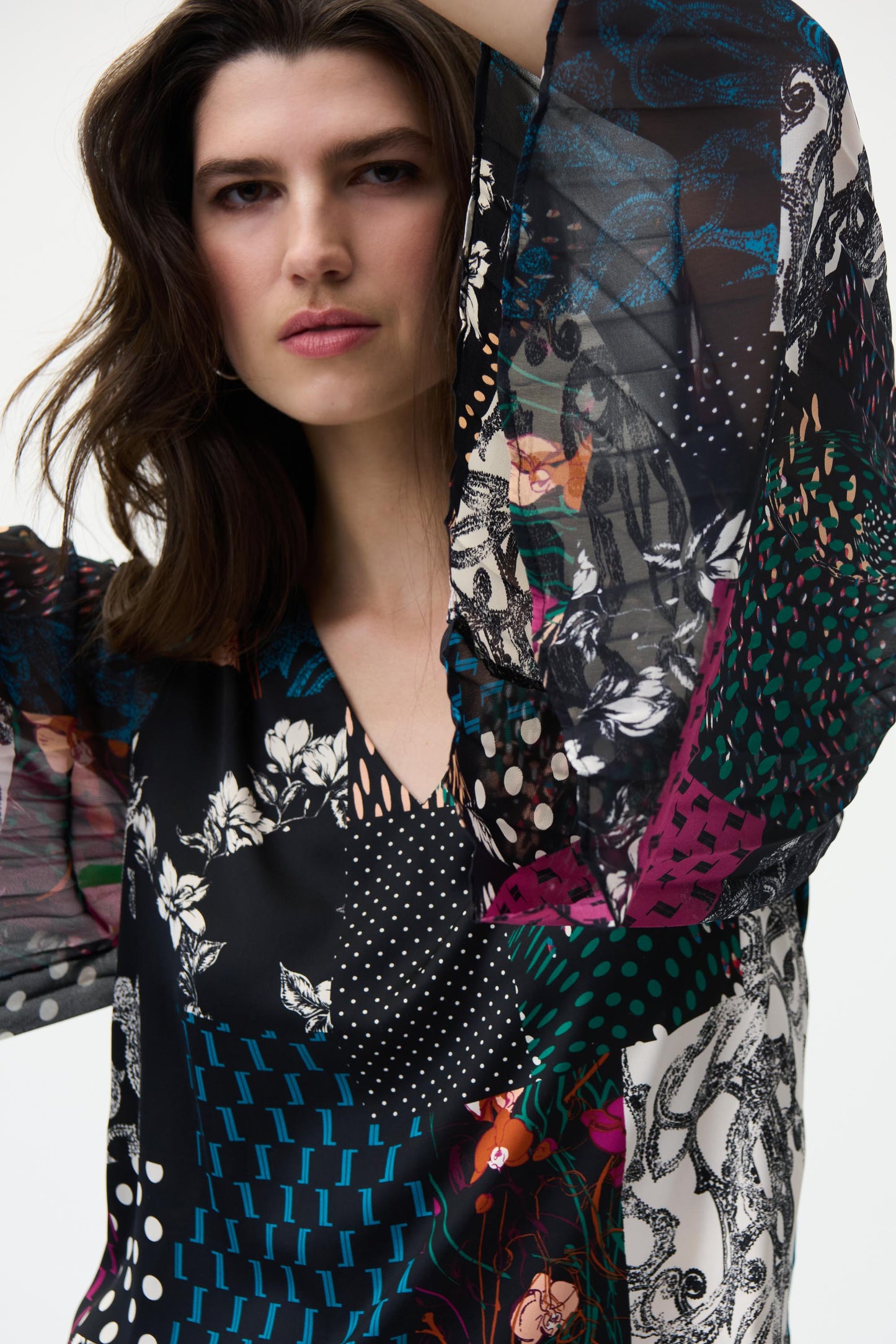 Blusa cuello "V" estampada 224053