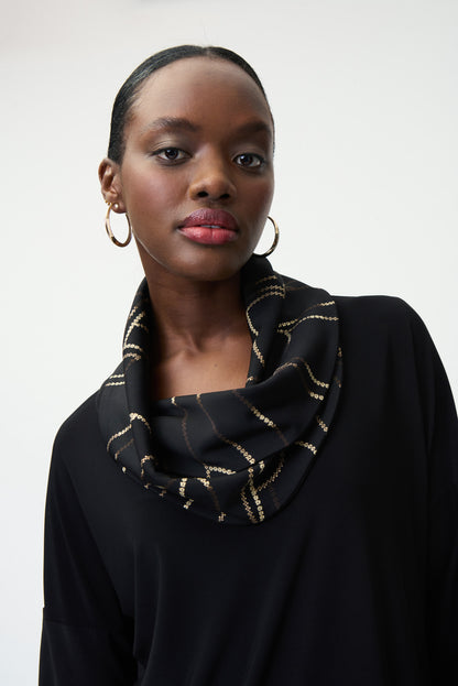 Blusa cuello cantaro negro con dorado 224065