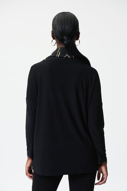 Blusa cuello cantaro negro con dorado 224065