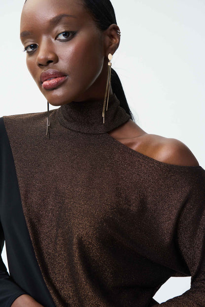 Blusa café metálico hombro descubierto 224083