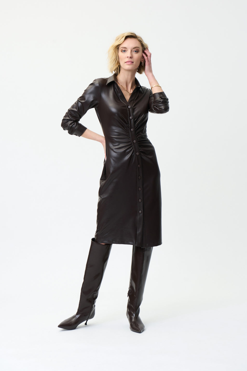 Vestido eco piel café 224097