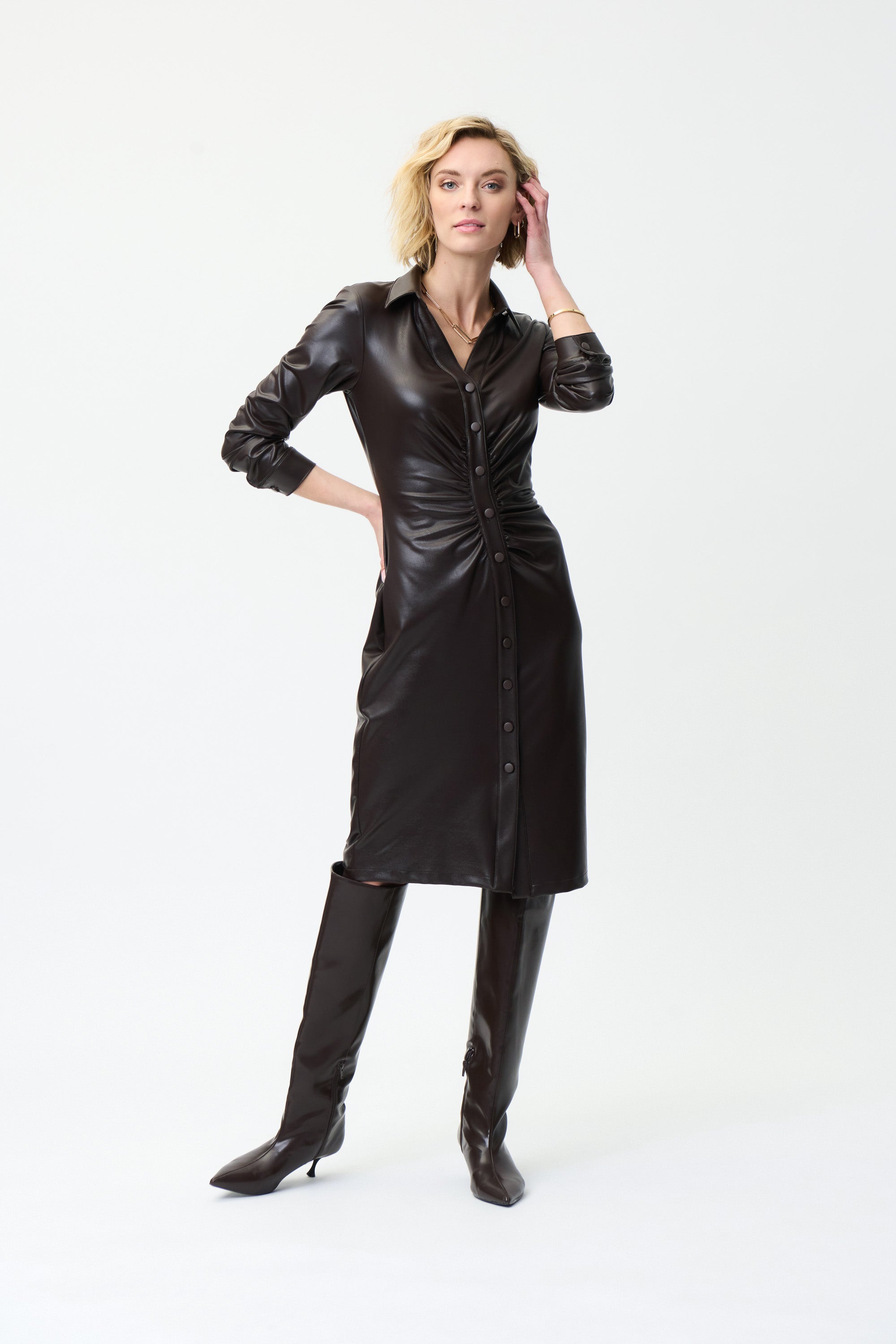 Vestido eco piel café 224097