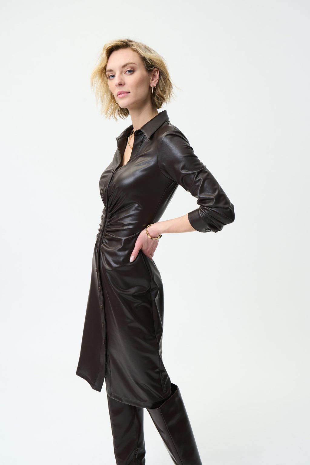 Vestido eco piel café 224097