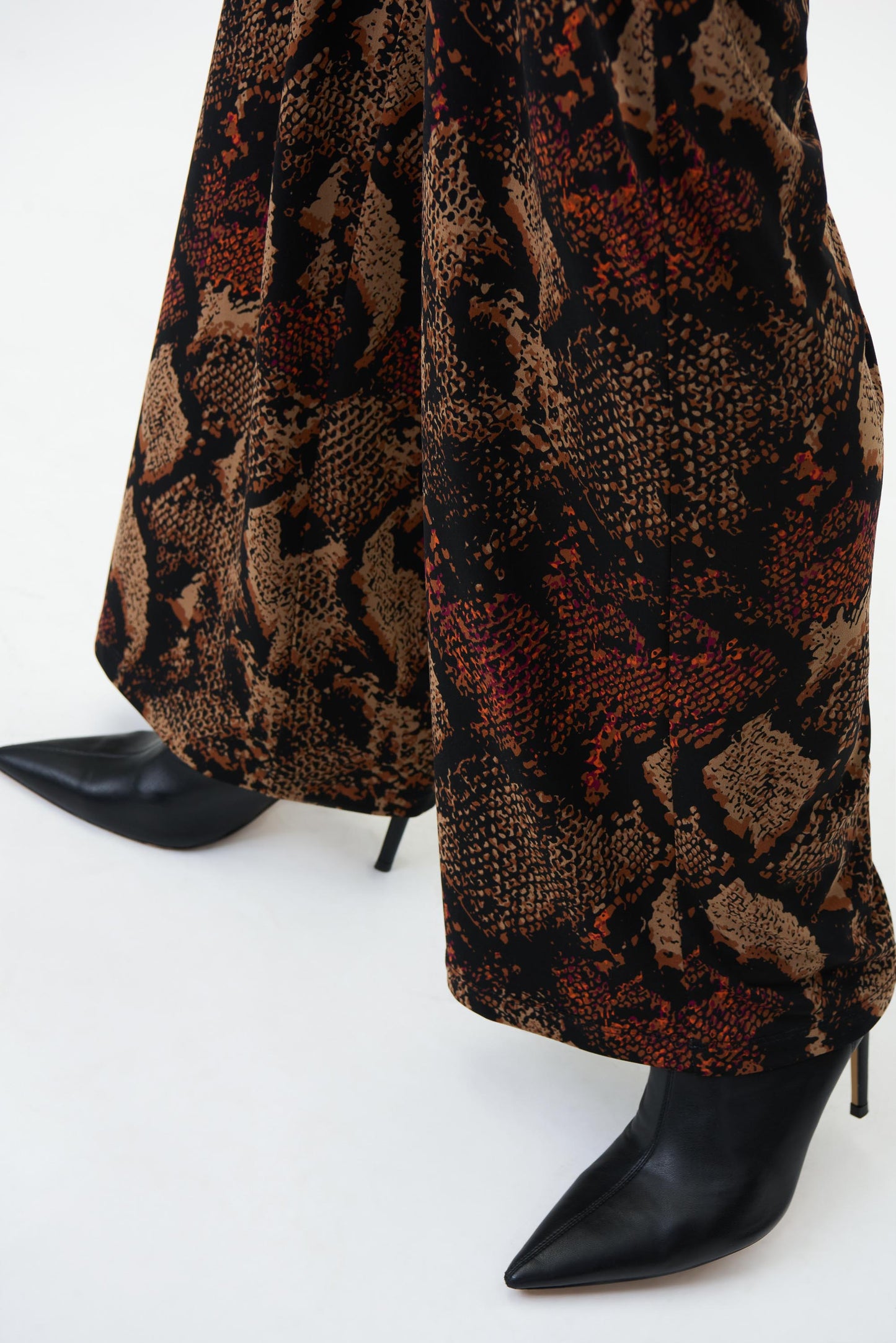 Pantalón animal print café 224112