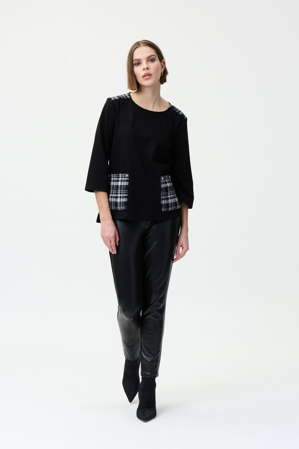Blusa negra con parches 224152
