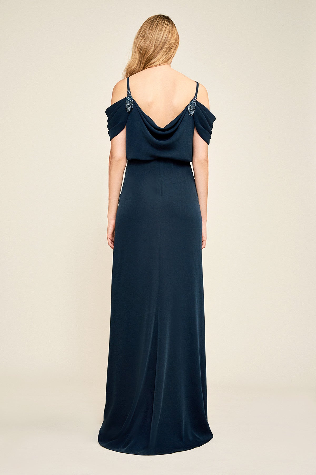 Vestido off-shoulder azul marino 18186 Tadashi Shoji